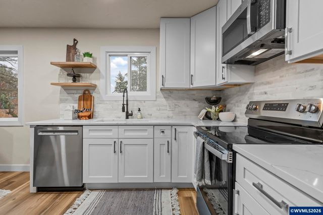 790 Hansen Dr S, Salem, OR 97302