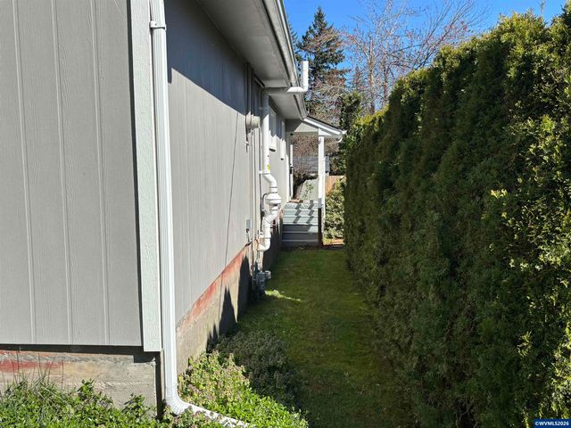 790 Hansen Dr S, Salem, OR 97302