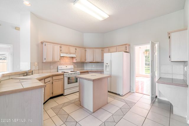 11668 OXFORD CREST Lane, Jacksonville, FL 32258