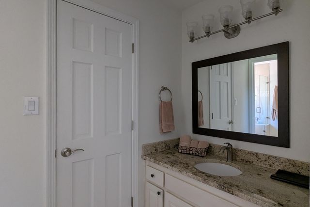 5901 Los Hermanos Court NE, Albuquerque, NM 87111