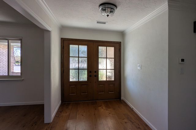 5901 Los Hermanos Court NE, Albuquerque, NM 87111