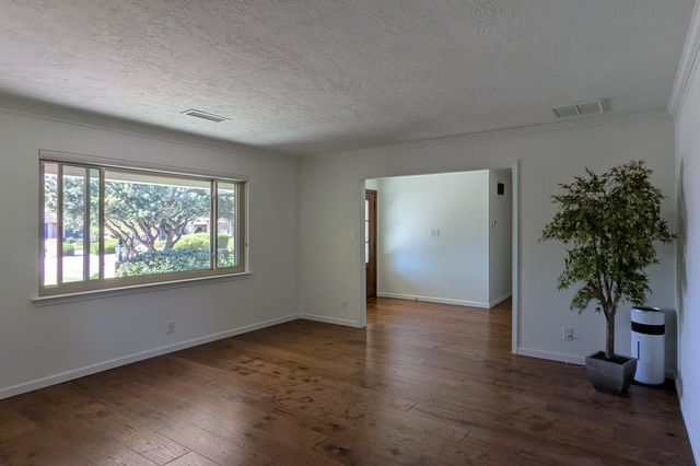 5901 Los Hermanos Court NE, Albuquerque, NM 87111