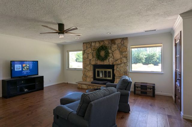5901 Los Hermanos Court NE, Albuquerque, NM 87111