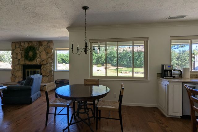 5901 Los Hermanos Court NE, Albuquerque, NM 87111