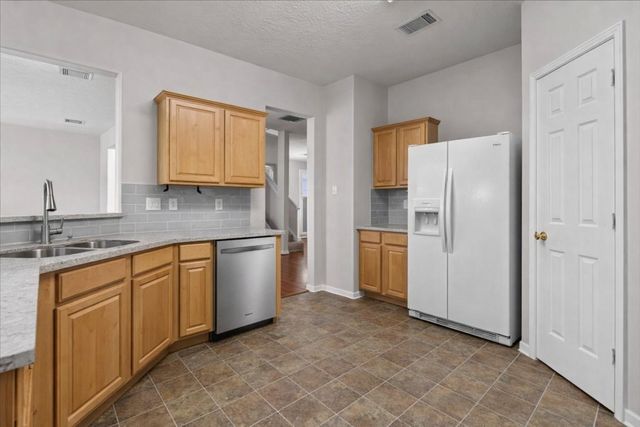 7535 Park Bend Lane, Pasadena, TX 77505