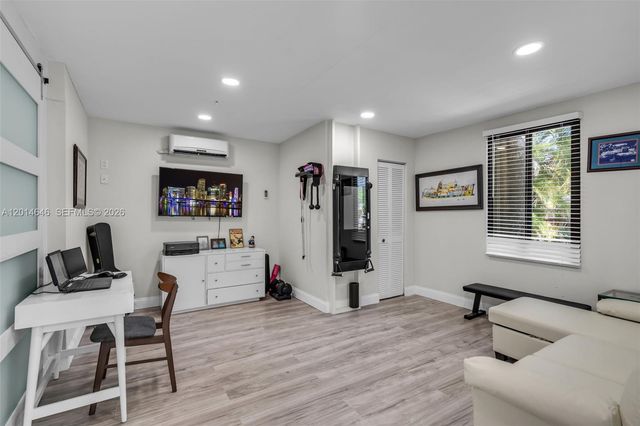 2643 Flamingo Ln, Fort Lauderdale, FL 33312