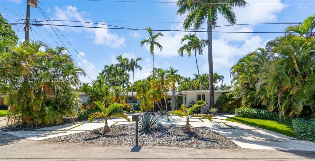 2643 Flamingo Ln, Fort Lauderdale, FL 33312