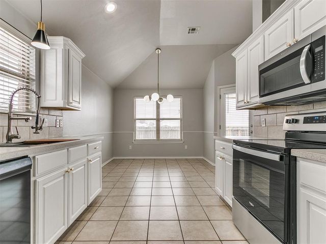 2716 SE 92nd Circle, Moore, OK 73160
