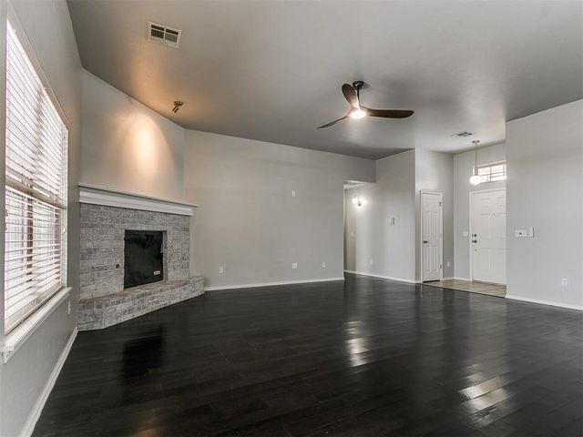 2716 SE 92nd Circle, Moore, OK 73160