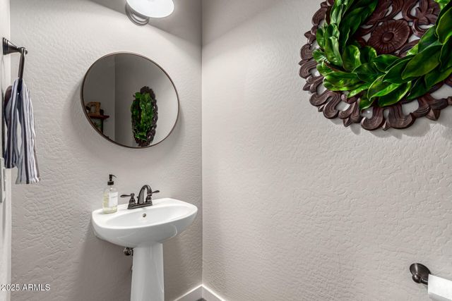 6219 S BANNING Street, Gilbert, AZ 85298