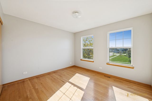 339 MEADOWSEDGE Drive, Woodstock, IL 60098