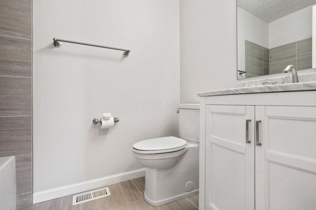 5998 Blaverly Drive, New Albany, OH 43054