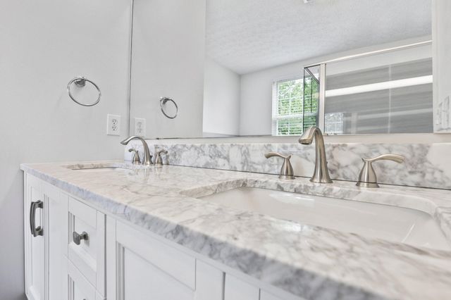 5998 Blaverly Drive, New Albany, OH 43054