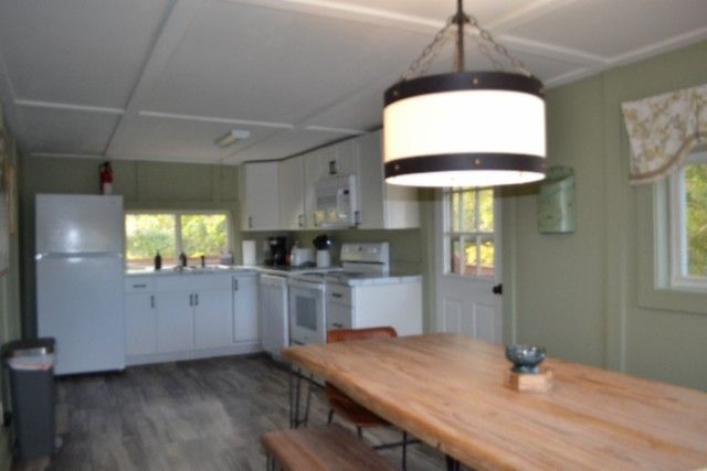 450 Cedar Hill Rd, Celina, TN 38551