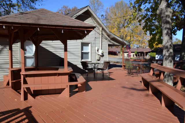 450 Cedar Hill Rd, Celina, TN 38551