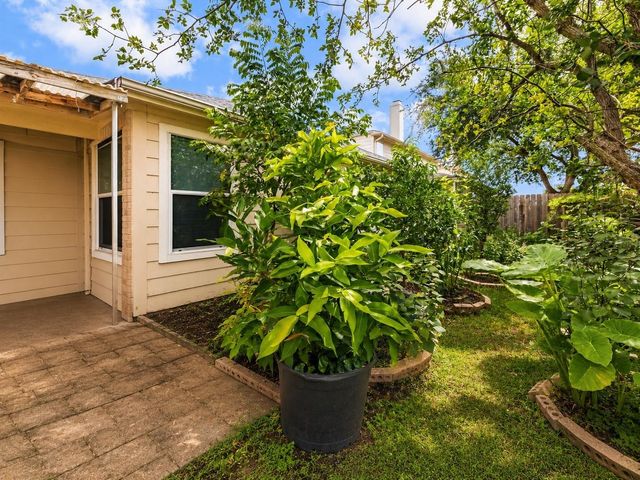 9026 Clearwood Landing Boulevard, Houston, TX 77075