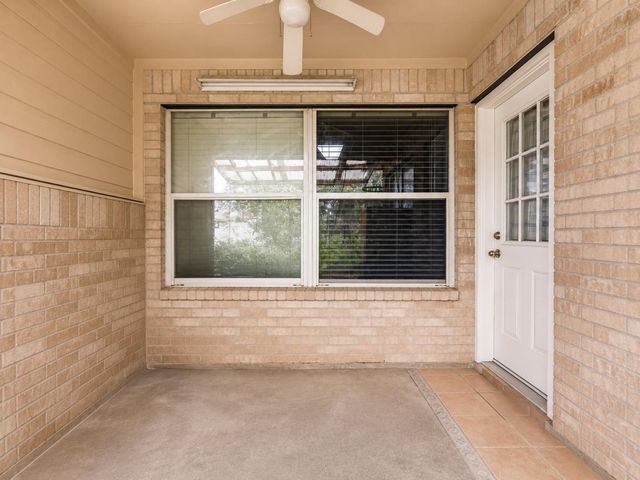 9026 Clearwood Landing Boulevard, Houston, TX 77075