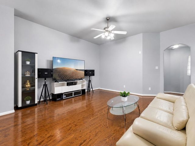9026 Clearwood Landing Boulevard, Houston, TX 77075