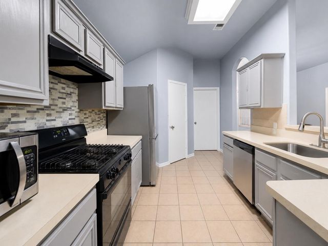 9026 Clearwood Landing Boulevard, Houston, TX 77075