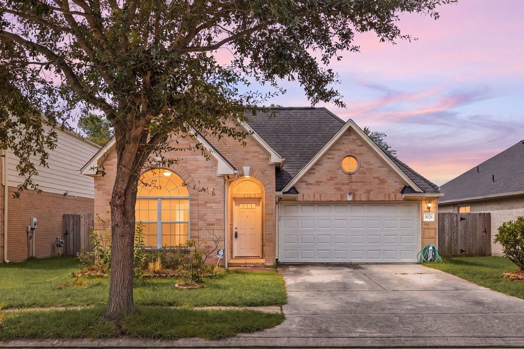 9026 Clearwood Landing Boulevard, Houston, TX 77075
