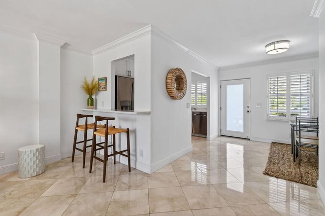 139 Sunrise Avenue 2030, Palm Beach, FL 33480