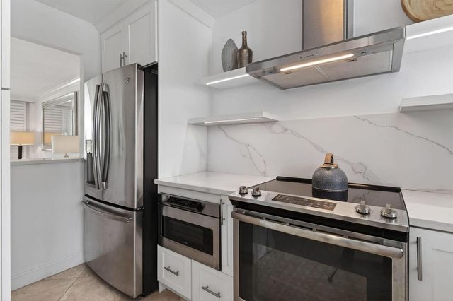 139 Sunrise Avenue 2030, Palm Beach, FL 33480