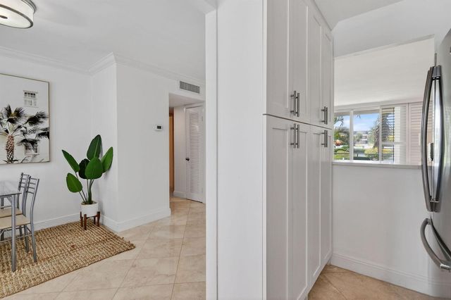 139 Sunrise Avenue 2030, Palm Beach, FL 33480
