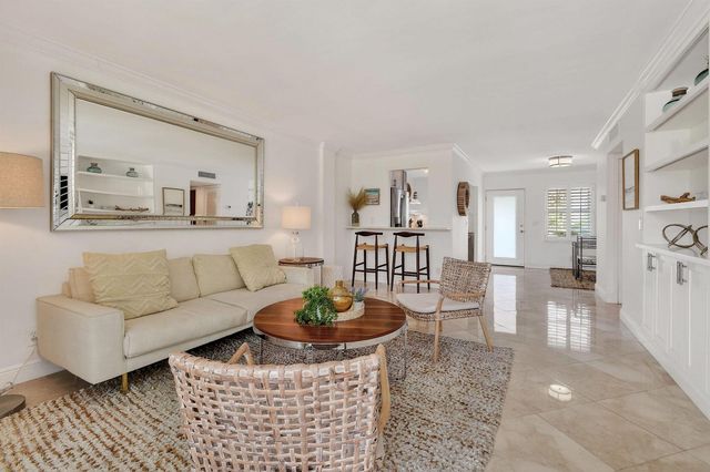 139 Sunrise Avenue 2030, Palm Beach, FL 33480