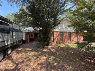 2528 Old Bay Road, Biloxi, MS 39531