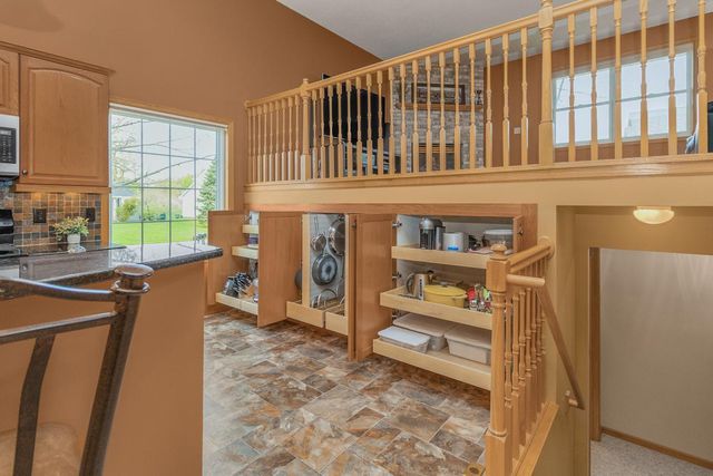 6934 4th Street Court N, Oakdale, MN 55128