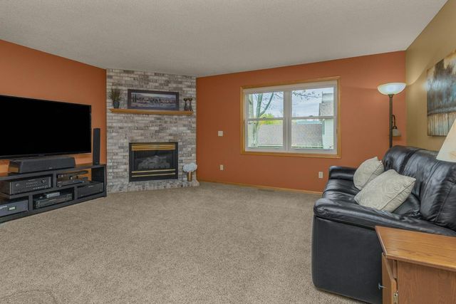 6934 4th Street Court N, Oakdale, MN 55128