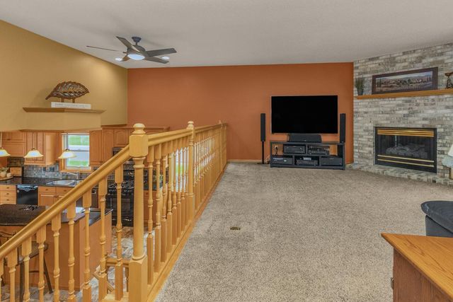 6934 4th Street Court N, Oakdale, MN 55128