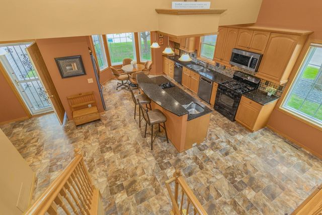 6934 4th Street Court N, Oakdale, MN 55128