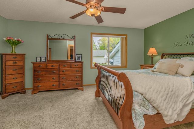 6934 4th Street Court N, Oakdale, MN 55128