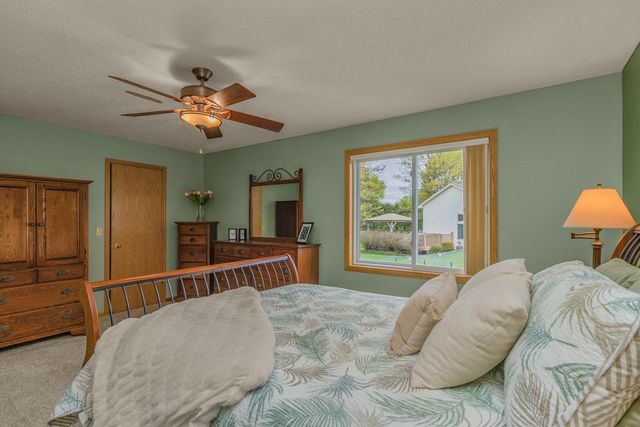 6934 4th Street Court N, Oakdale, MN 55128