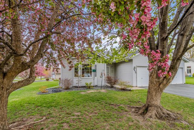 6934 4th Street Court N, Oakdale, MN 55128
