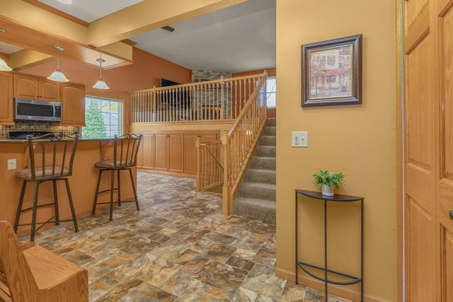 6934 4th Street Court N, Oakdale, MN 55128