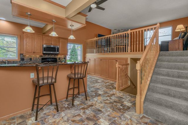 6934 4th Street Court N, Oakdale, MN 55128