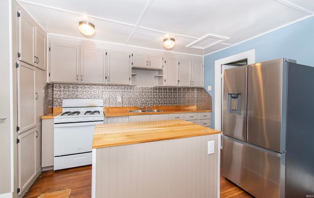 11366 County Road 38 Road, Millersburg, IN 46543