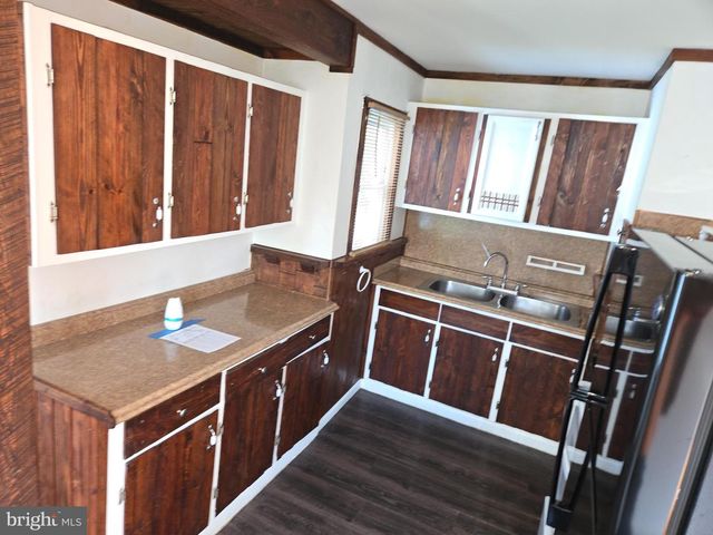 8 SPRUCE BLVD, Browns Mills, NJ 08015