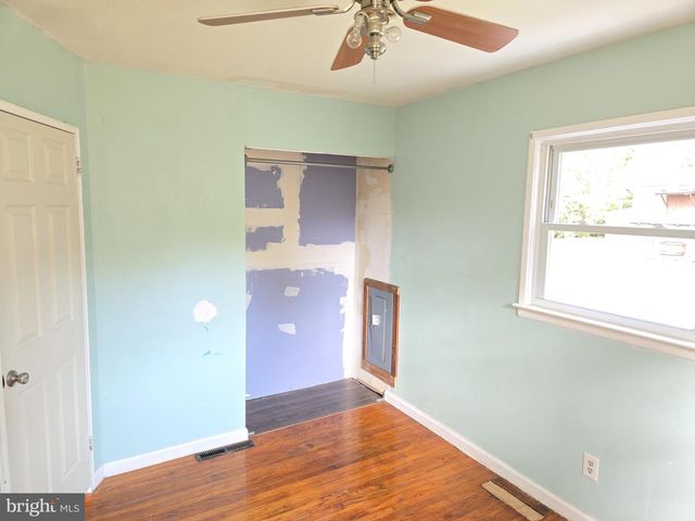 8 SPRUCE BLVD, Browns Mills, NJ 08015