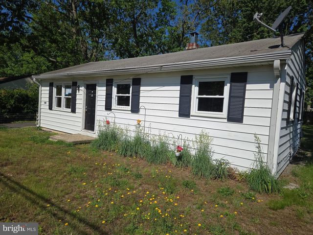 8 SPRUCE BLVD, Browns Mills, NJ 08015