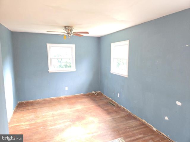8 SPRUCE BLVD, Browns Mills, NJ 08015