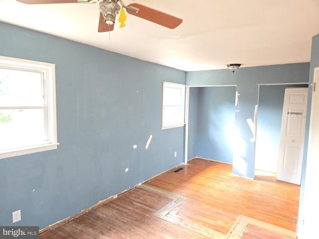 8 SPRUCE BLVD, Browns Mills, NJ 08015
