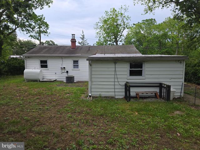 8 SPRUCE BLVD, Browns Mills, NJ 08015