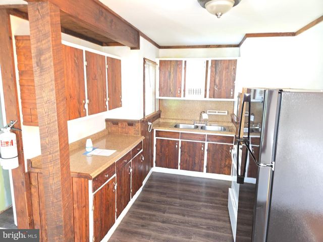 8 SPRUCE BLVD, Browns Mills, NJ 08015