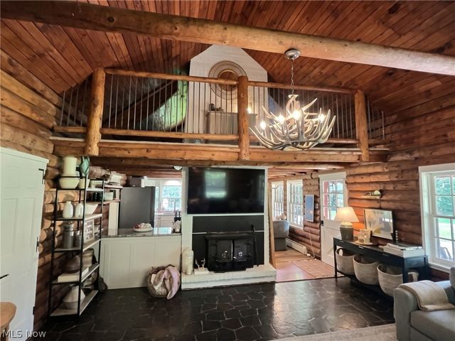 10566 Clapsaddle Avenue NE, Alliance, OH 44601