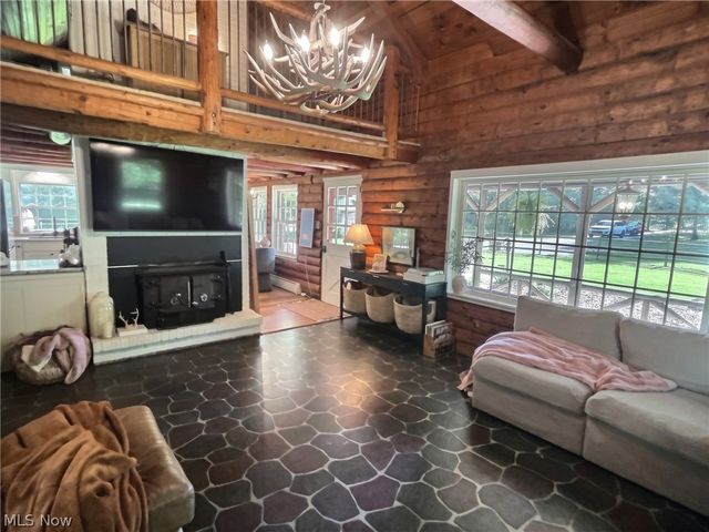 10566 Clapsaddle Avenue NE, Alliance, OH 44601