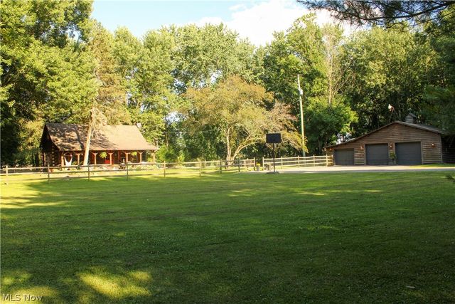 10566 Clapsaddle Avenue NE, Alliance, OH 44601