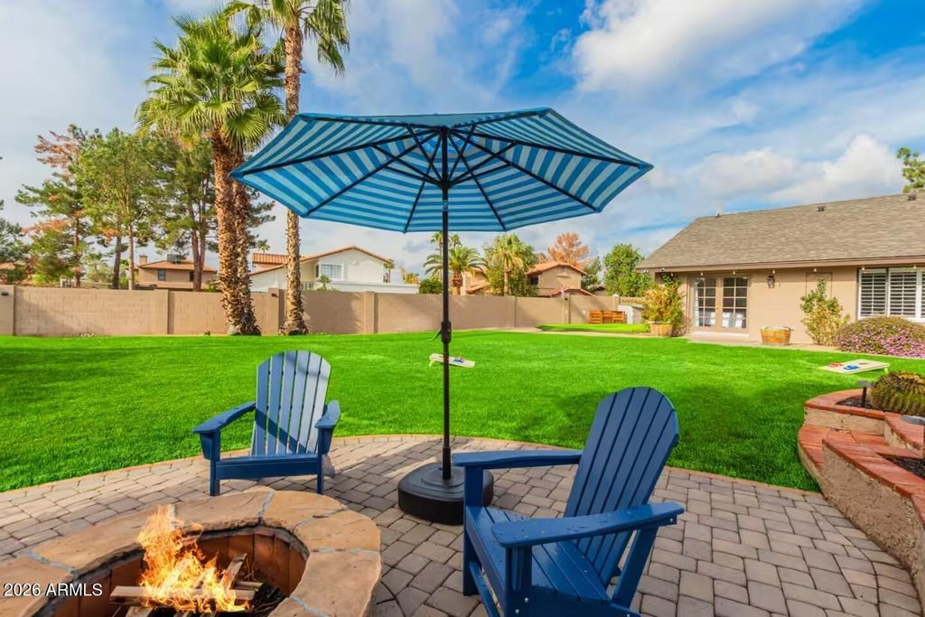 Image 11 of property listing at 15017 N 49TH Street, Scottsdale, AZ 85254